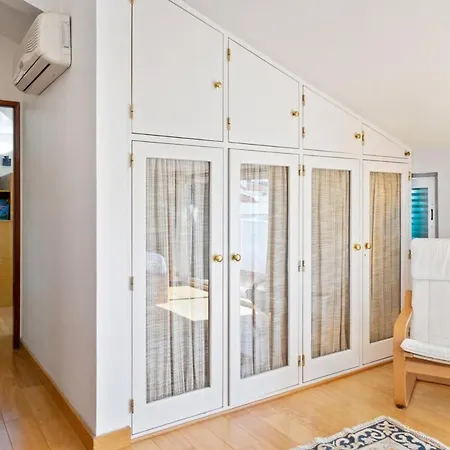 Lovely 2 Bedroom With Terrace In Cascais Apartman
