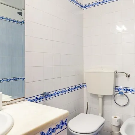 Lovely 2 Bedroom With Terrace In Cascais *