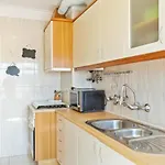Lovely 2 Bedroom With Terrace In Cascais Lisboa