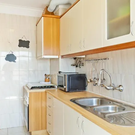 Lovely 2 Bedroom With Terrace In Cascais Лиссабон