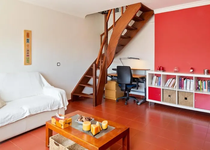 Lovely 2 Bedroom With Terrace In Cascais Lisbon