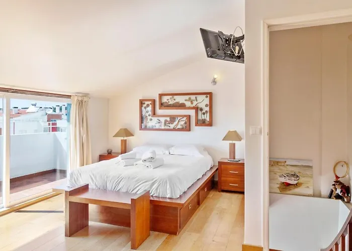 Lovely 2 Bedroom With Terrace In Cascais Lisbon